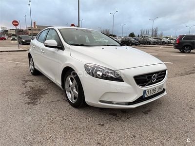Usado Volvo V40 Momentum 120 CV (88 kW) 2015 Blanco Berlina