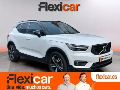 Käytetty Volvo XC40 Momentum 163 HP (119 kW) 2021 Valkoinen Katumaasturi
