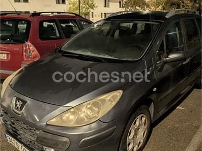 Usado Peugeot 307 110 CV (80 kW) 2006 Gris / plata Familiar
