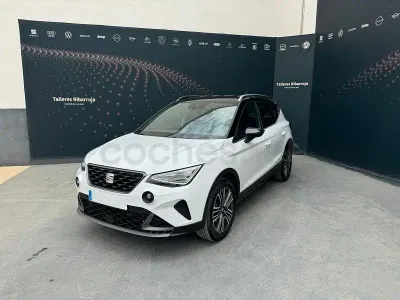 Usado Seat Arona FR 115 CV (84 kW) 2025 Blanco SUV