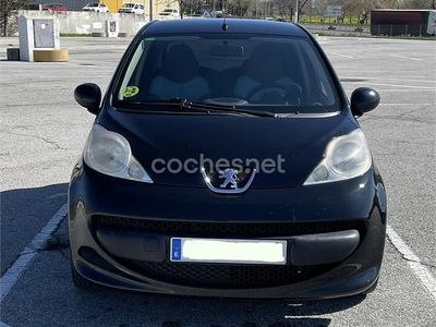 Usado Peugeot 107 Urban Move 54 CV (39 kW) 2008 Negro Utilitario