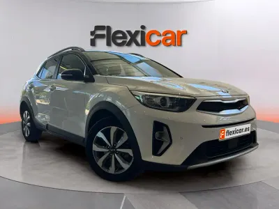 Usado Kia Stonic 101 CV (74 kW) 2021 Blanco SUV