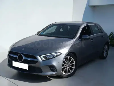 Usado Mercedes A180 116 CV (85 kW) 2020 Gris / plata Berlina