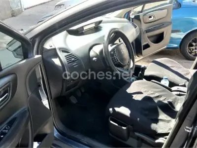 Usado Citroën C4 110 HP (80 kW) 2009 Cinzento Sedan