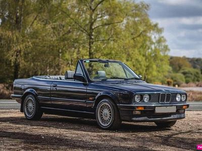 Käytetty BMW 320 128 HP (94 kW) 1988 Musta Avoauto