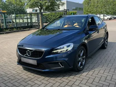 Usado Volvo V40 CC Plus 120 CV (88 kW) 2019 Gris Familiar