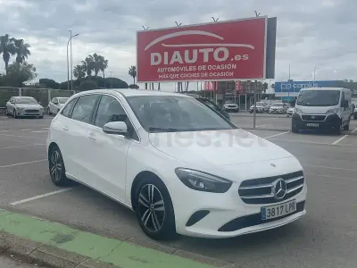 Usado Mercedes B180 116 CV (85 kW) 2021 Blanco Monovolumen