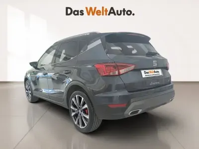 Usado Seat Arona FR 115 CV (84 kW) 2025 Gris SUV