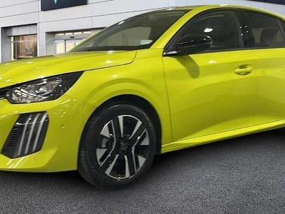 Usado Peugeot 208 Allure 102 CV (75 kW) 2024 Amarillo Utilitario