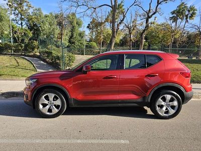 Burdeos Usado 2020 Volvo XC40 Momentum SUV | 19.995 € (Precio justo)