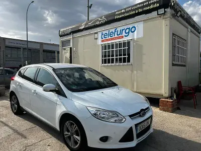 Usado Ford Focus Trend 125 CV (91 kW) 2013 Blanco Berlina