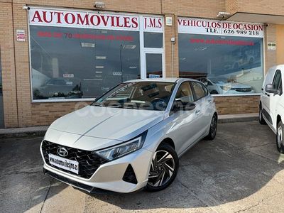 Usado Hyundai i20 100 CV (73 kW) 2021 Gris / plata Utilitario
