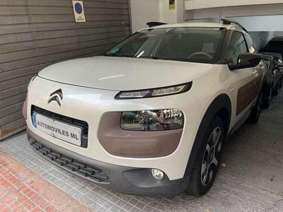 Usado Citroën C4 Cactus Shine 99 CV (72 kW) 2016 Blanco Utilitario