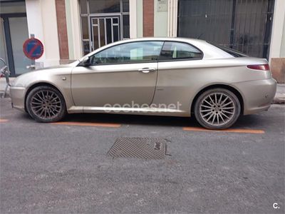 Usado Alfa Romeo GT Distinctive 150 CV (110 kW) 2005 Beige Coupe