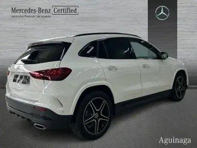 Usado Mercedes GLA200 163 CV (119 kW) 2024 Blanco polar SUV