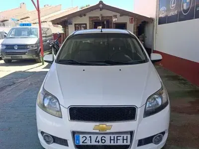 Usado Chevrolet Aveo LS 101 CV (74 kW) 2011 Blanco Utilitario