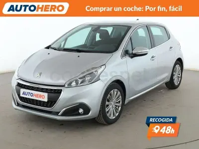 Usado Peugeot 208 Allure 110 CV (80 kW) 2018 Gris / plata Utilitario
