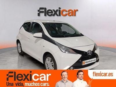 Usado Toyota Aygo X-play 69 CV (50 kW) 2017 Blanco Utilitario