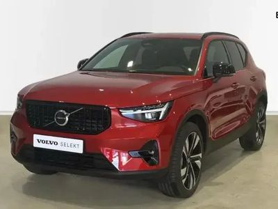 Rojo Nuevo 2025 Volvo XC40 Plus SUV | 52.990 €