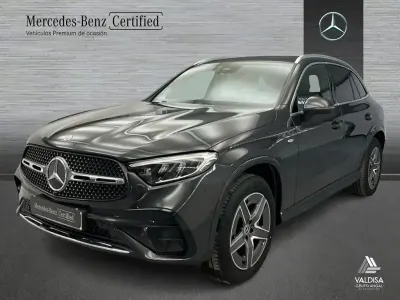 Käytetty Mercedes GLC300e AMG line 333 HP (244 kW) 2025 Harmaa Katumaasturi