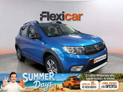 Usado Dacia Sandero Comfort 95 CV (69 kW) 2020 Azul Utilitario