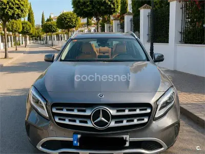 Usado Mercedes GLA200 136 CV (100 kW) 2018 Gris / plata SUV