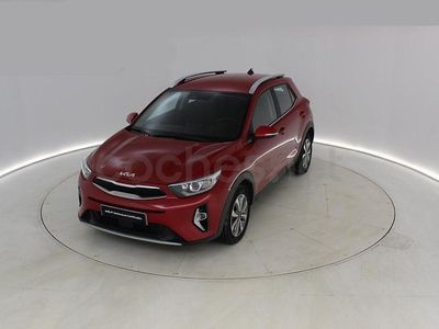 Usado Kia Stonic 100 CV (73 kW) 2024 Rojo SUV