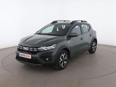 Usado Dacia Sandero Expression 91 CV (66 kW) 2023 Verde Utilitario