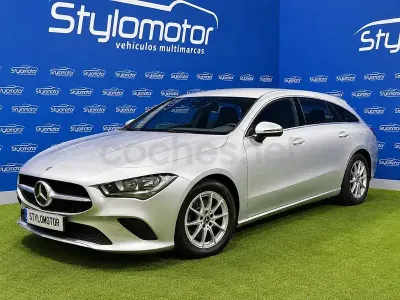 Usado Mercedes CLA200 Shooting Brake 150 CV (110 kW) 2021 Gris / plata Familiar
