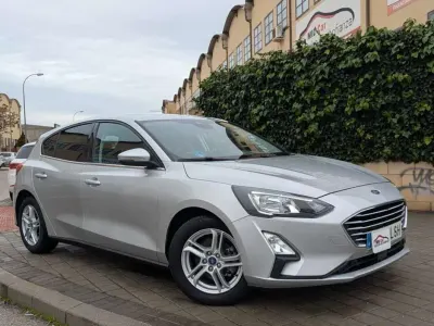 Usado Ford Focus Titanium 120 CV (88 kW) 2021 Gris Utilitario