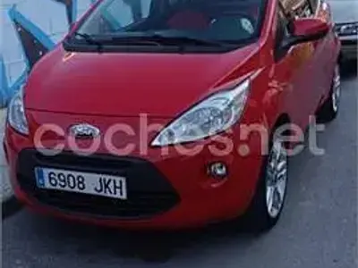 Usado Ford Ka Titanium 69 CV (50 kW) 2015 Rojo Berlina