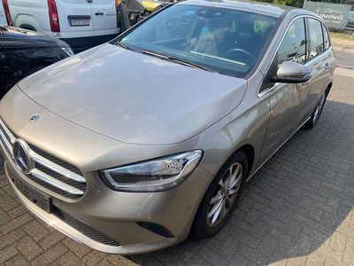 Mercedes B180