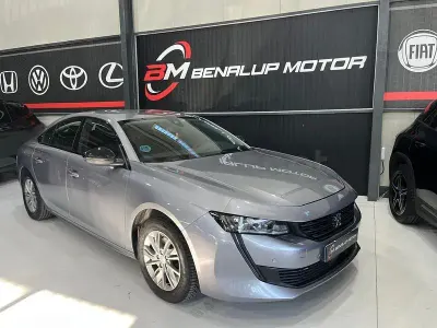 Usado Peugeot 508 Allure 130 CV (95 kW) 2022 Gris / plata Berlina