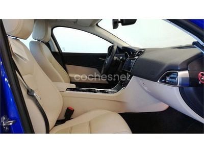 Usado Jaguar XE Portfolio 180 CV (132 kW) 2017 Azul Berlina