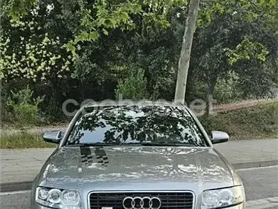 Usado Audi A4 Sport 163 CV (119 kW) 2004 Gris / plata Berlina