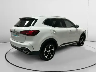 Używany MG HS Luxury 170 KM (125 kW) 2024 Biały SUV