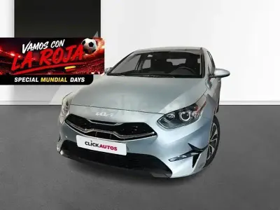 Usado Kia Ceed 100 CV (73 kW) 2025 Gris / plata Utilitario