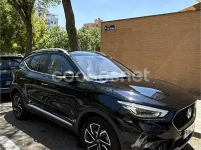 Usado MG ZS Luxury 106 CV (77 kW) 2023 Negro SUV