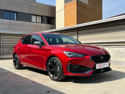 Usado Cupra Leon 150 CV (110 kW) 2024 Rojo desire cmetalizadoe