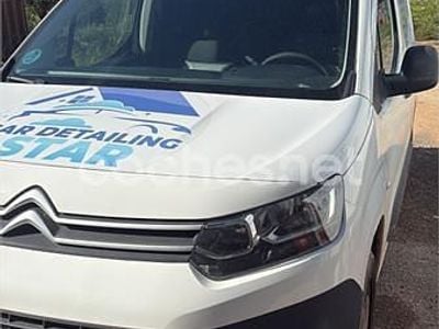 Usado Citroën Berlingo Live 102 CV (75 kW) 2020 Blanco Monovolumen