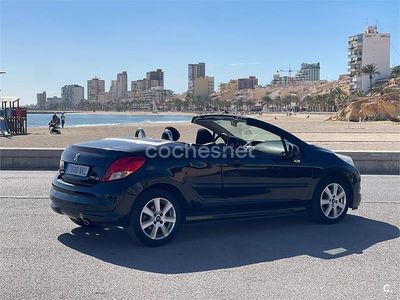 Usado Peugeot 207 CC 120 CV (88 kW) 2012 Negro Descapotable