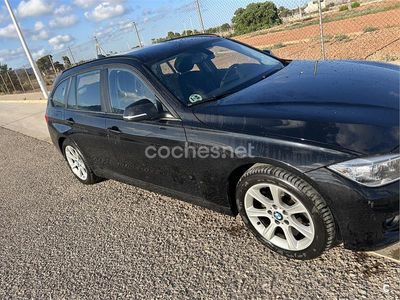 Usado BMW 318 143 CV (105 kW) 2014 Negro Familiar
