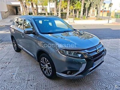 Usado Mitsubishi Outlander Motion 150 CV (110 kW) 2017 Gris / plata SUV