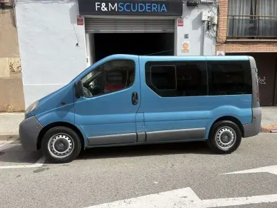 Usado Opel Vivaro 135 CV (99 kW) 2005 Azul Monovolumen