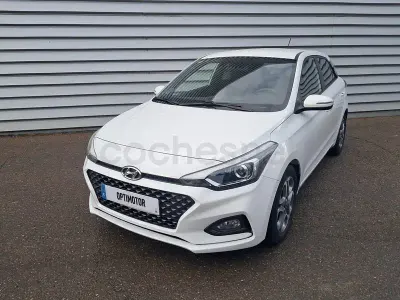 Usado Hyundai i20 100 CV (73 kW) 2018 Blanco Berlina