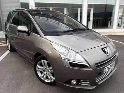 Usado Peugeot 5008 Family 112 CV (82 kW) 2012 Beige Monovolumen