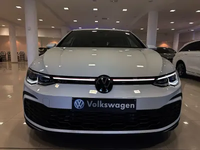 Usado VW Golf VIII GTI 245 CV (180 kW) 2023 Blanco Berlina
