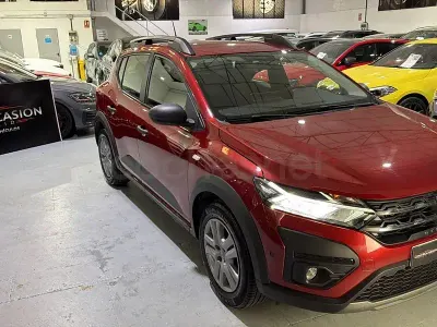Usado Dacia Sandero Comfort 91 CV (66 kW) 2021 Naranja Berlina