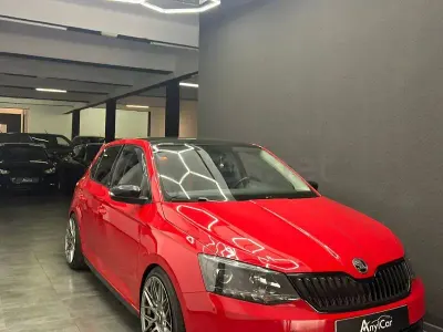 Usado Skoda Fabia Monte Carlo 110 CV (80 kW) 2017 Rojo Berlina
