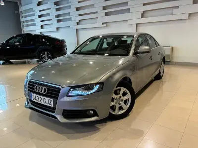 Usado Audi A4 143 CV (105 kW) 2010 Gris / plata Berlina